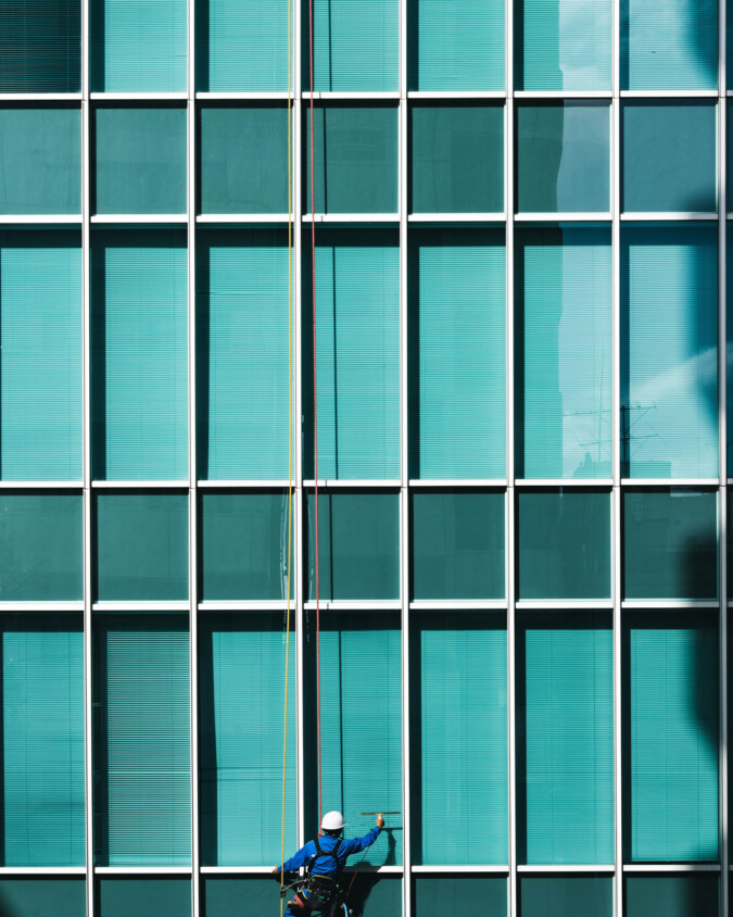 Exploring_sustainability_in_the cleaning_industry_opportunities_and_challenges_window_cleaning